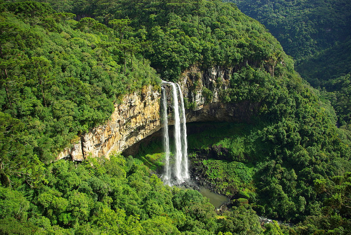 1200px-Caracol_Falls