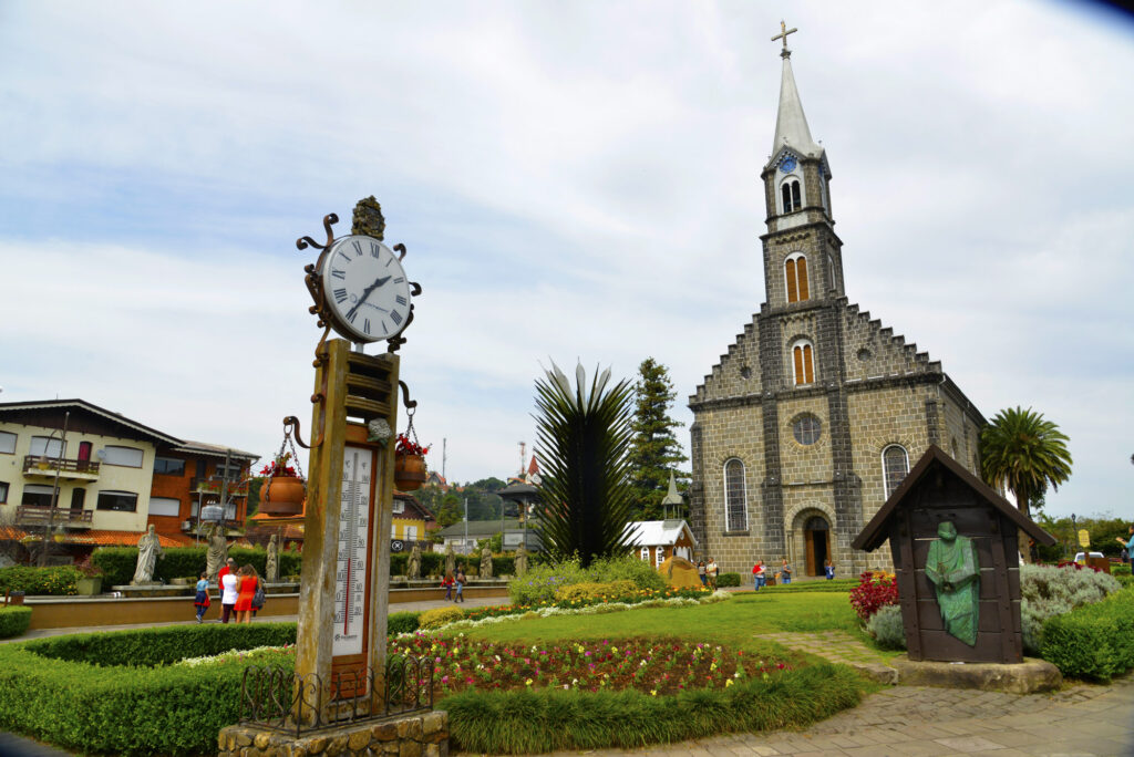 menor-renatosoares_igreja_matriz_sãopedro_gramado_rs